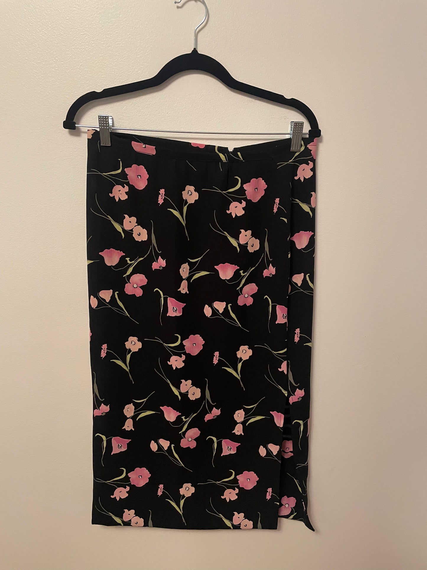 Pink flowered pencil skirt